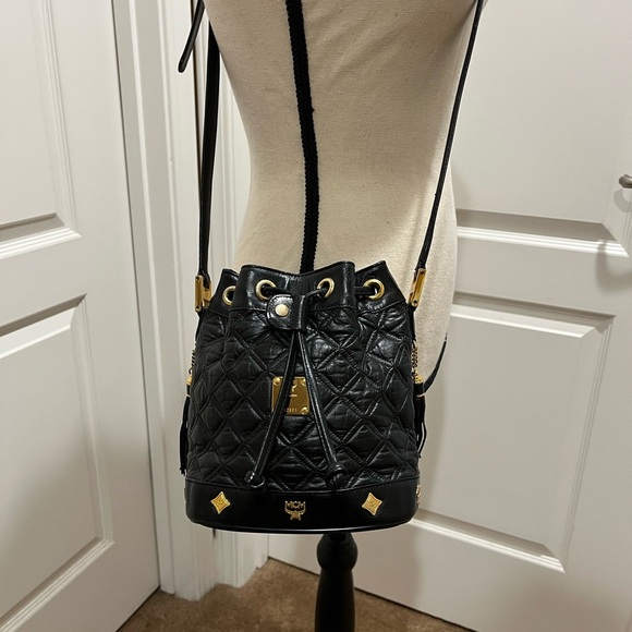 MCM VINTAGE MINI DRAWSTRING BUCKET BLACK LEATHER BAG - Picture 8 of 13